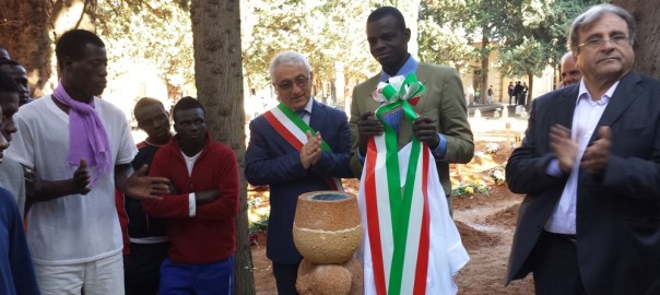 Due giovani eritrei “ritrovati” nel cimitero di Castellammare, dalla moglie e dalla sorella