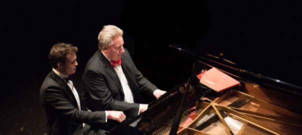 Il duo pianistico Leslie Howard e Ludovico Troncanetti in concerto per gli Amici della Musica di Trapani