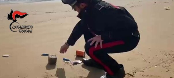 Ritrovata dai Carabinieri droga spiaggiata