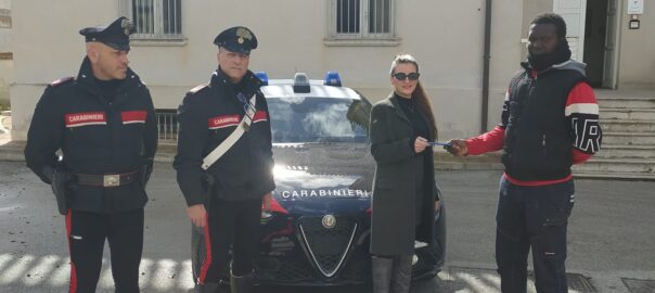 Riconsegnato alla vittima uno smartphone rubato in un locale del centro di Marsala