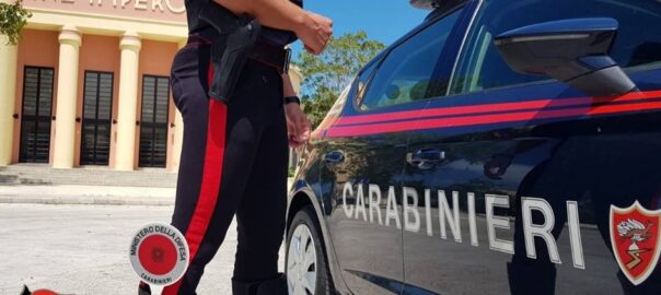 Sottoposto a controllo, OLTRAGGIA i Carabinieri ed oppone resistenza. Denunciato uno straniero