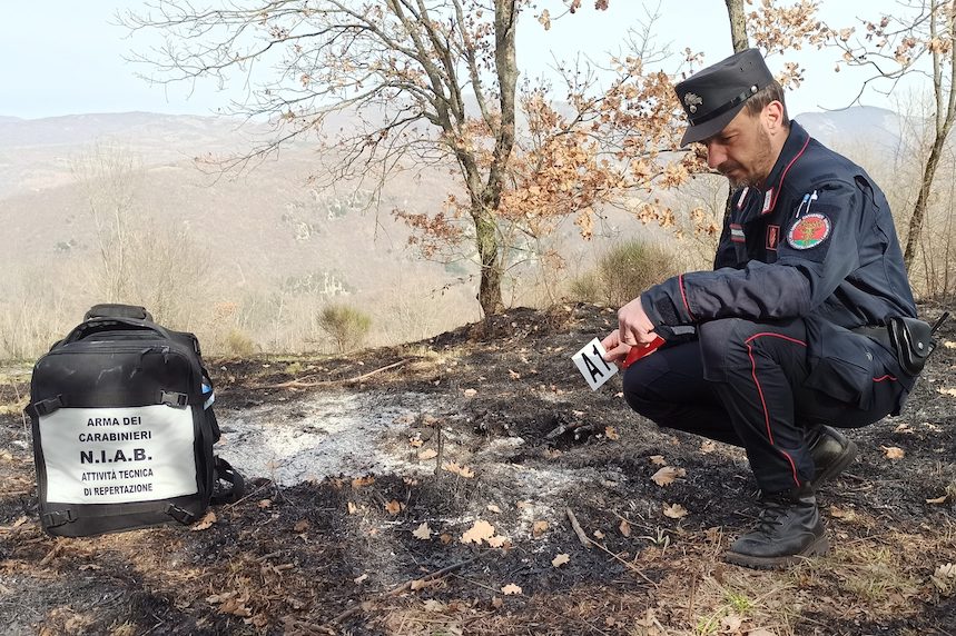 Incendi boschivi nella provincia di Trapani: i Carabinieri individuano e arrestano gli autori di tre episodi