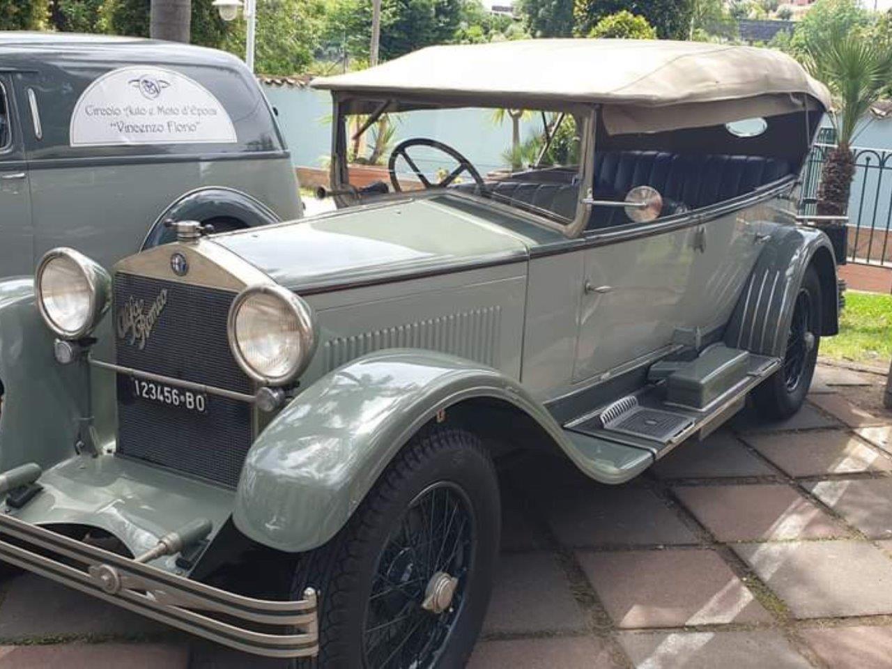 Un raduno di auto storiche dei club di Palermo e Salerno, nel weekend, colorerà la città