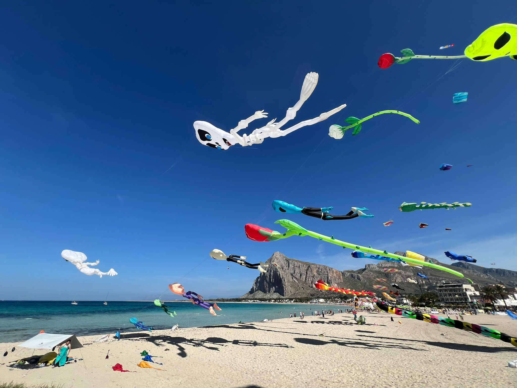 Un volo di speranza e gioia per la Giornata Mondiale dei Bambini al Festival Internazionale degli Aquiloni