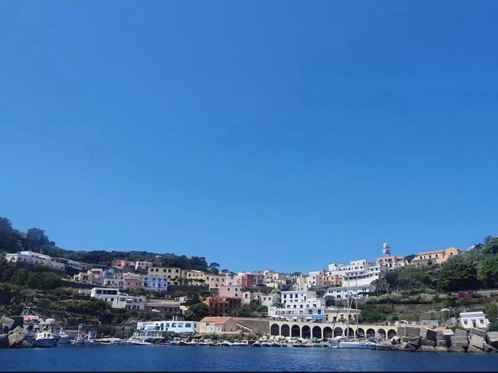 Ecoarte: sbarca a Ustica Tramare, dal 30 al 31 agosto. Tornerà a Terrasini dal 14 al 16 novembre