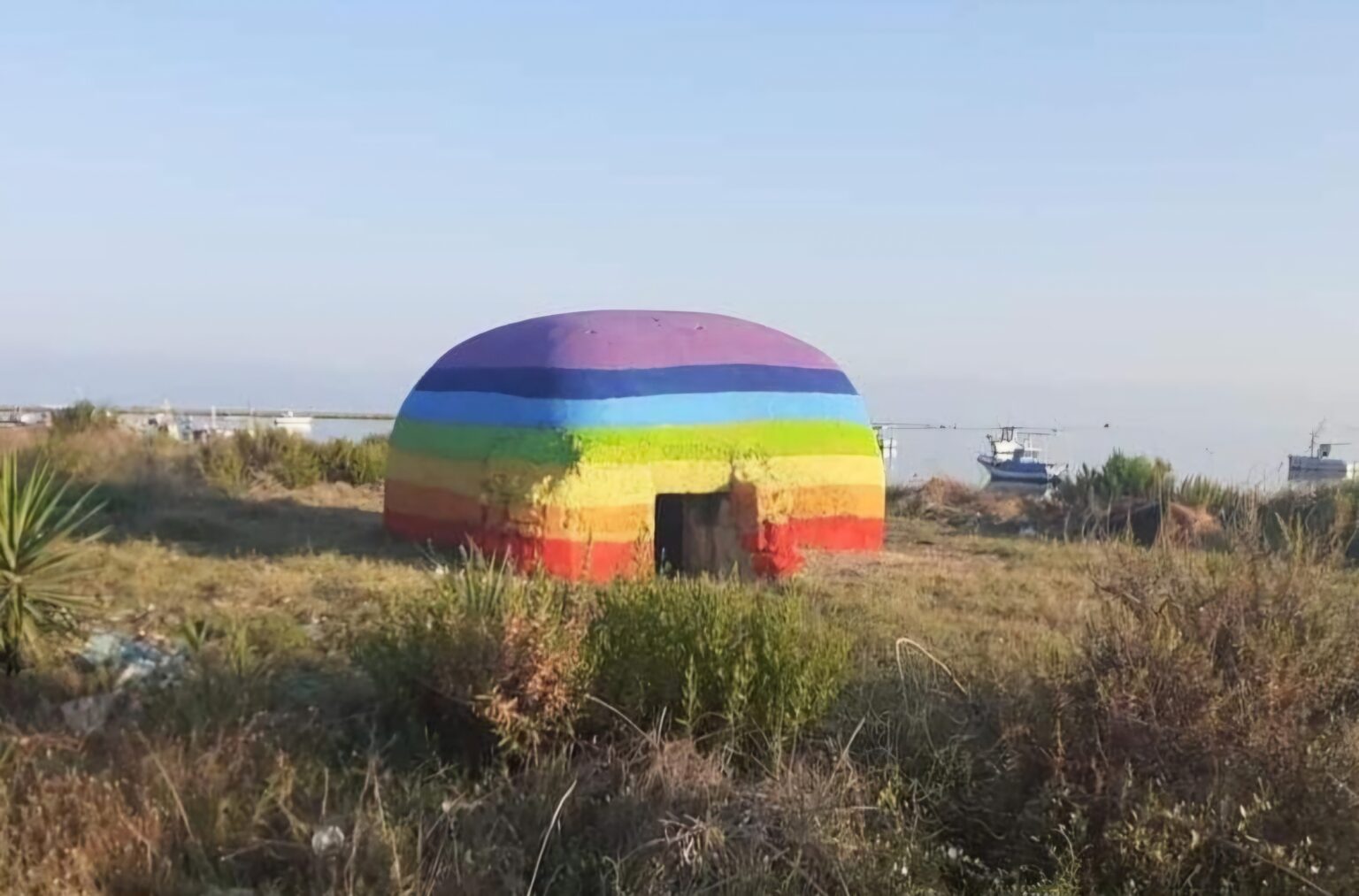 Marsala, bunker della Seconda Guerra Mondiale tinteggiato