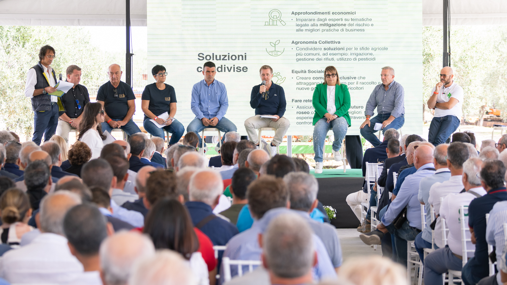 E’ nato il Club degli Agricoltori della Valle del Belice. Ne è alla guida il 33enne Nunzio Calissene. Howard Schultz (fondatore Starbucks) agli agricoltori: «Il vostro olio è il migliore del mondo»