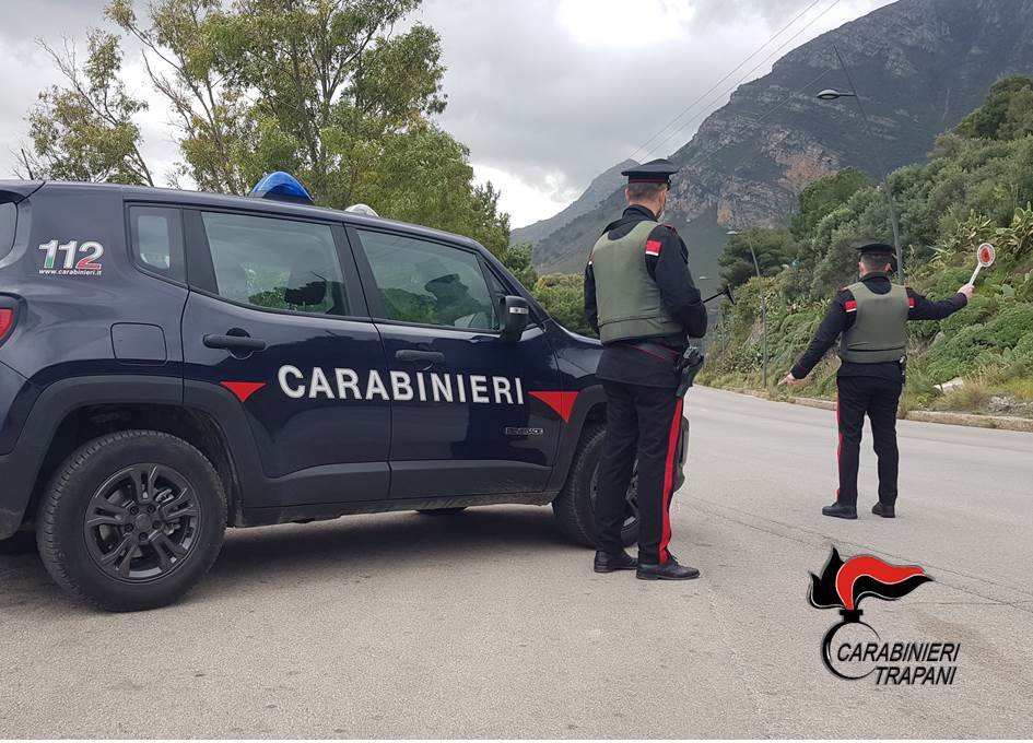 A fuoco due auto in pochi giorni. Denunciati dai Carabinieri i presunti responsabili