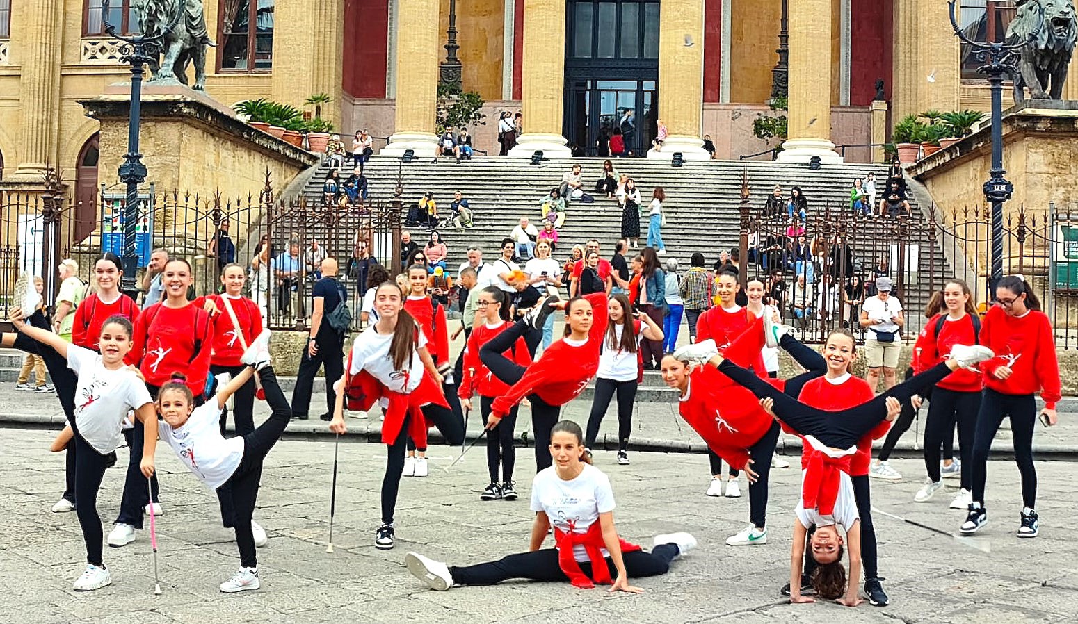 Twirling, le libellule Marsala per il sociale: educare contro la violenza di genere