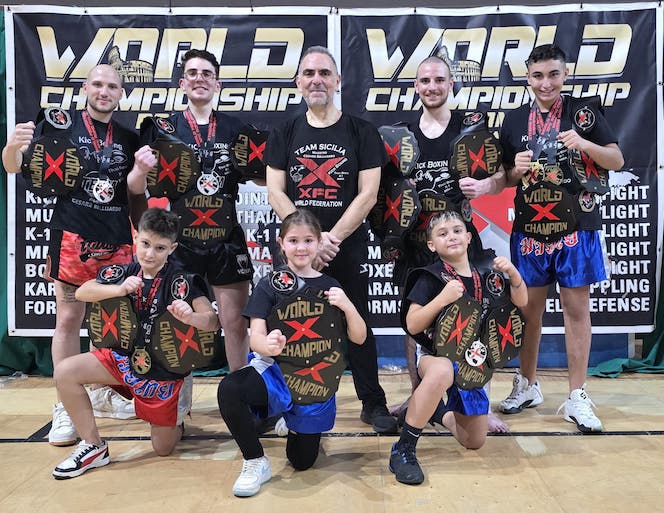 9 cinturoni per il titolo di campione mondiale, 3 argenti e 2 bronzi per l’Asd Team Sicilia del Maestro Cesare Belluardo, ai World Championship XFC 2024 di Roma